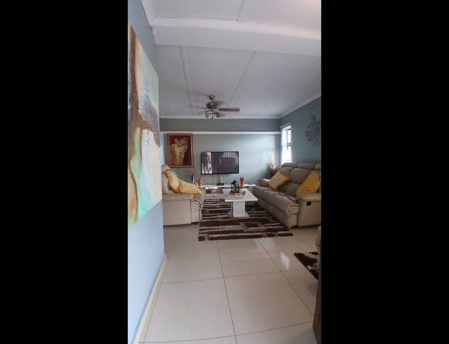 2 BEDROOM HOUSE FOR SALE IN WOODLANDS